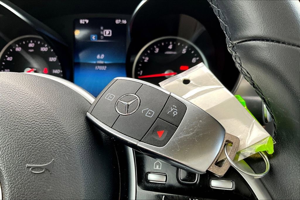 Used 2022 Mercedes-Benz GLC 300 w/ Premium Package Lite image 13