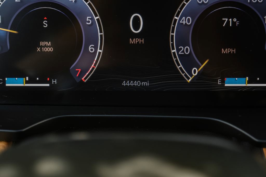 Used 2023 Jeep Grand Cherokee L Summit image 3