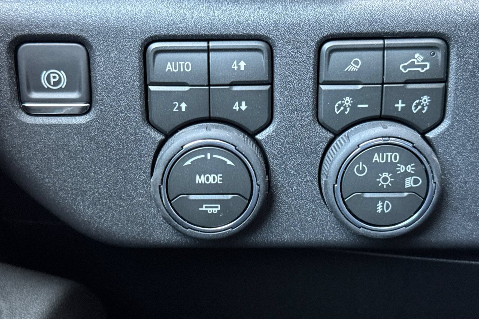 New 2026 Chevrolet Silverado 1500 LTZ w/ Technology Package AWD/4WD image 27