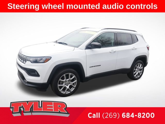 Used 2022 Jeep Compass Latitude image 3