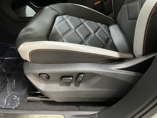 New 2026 Volkswagen Atlas Peak Edition image 17