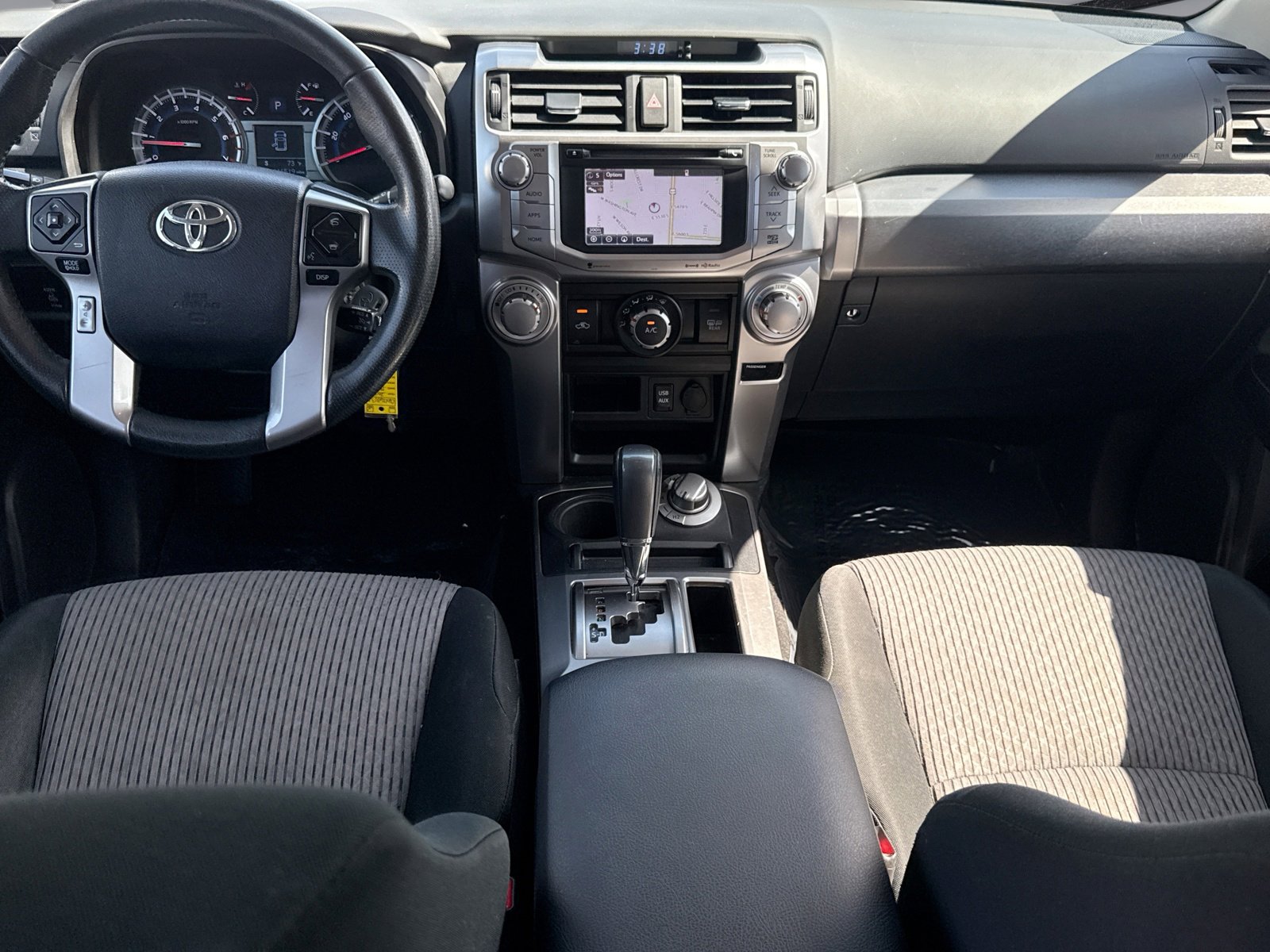 Used 2018 Toyota 4Runner SR5 AWD/4WD image 31