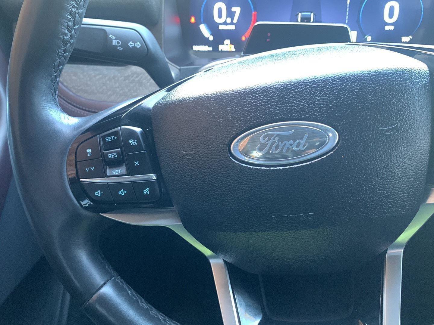 Used 2025 Ford Explorer Platinum w/ LUX Leather Package AWD/4WD image 24