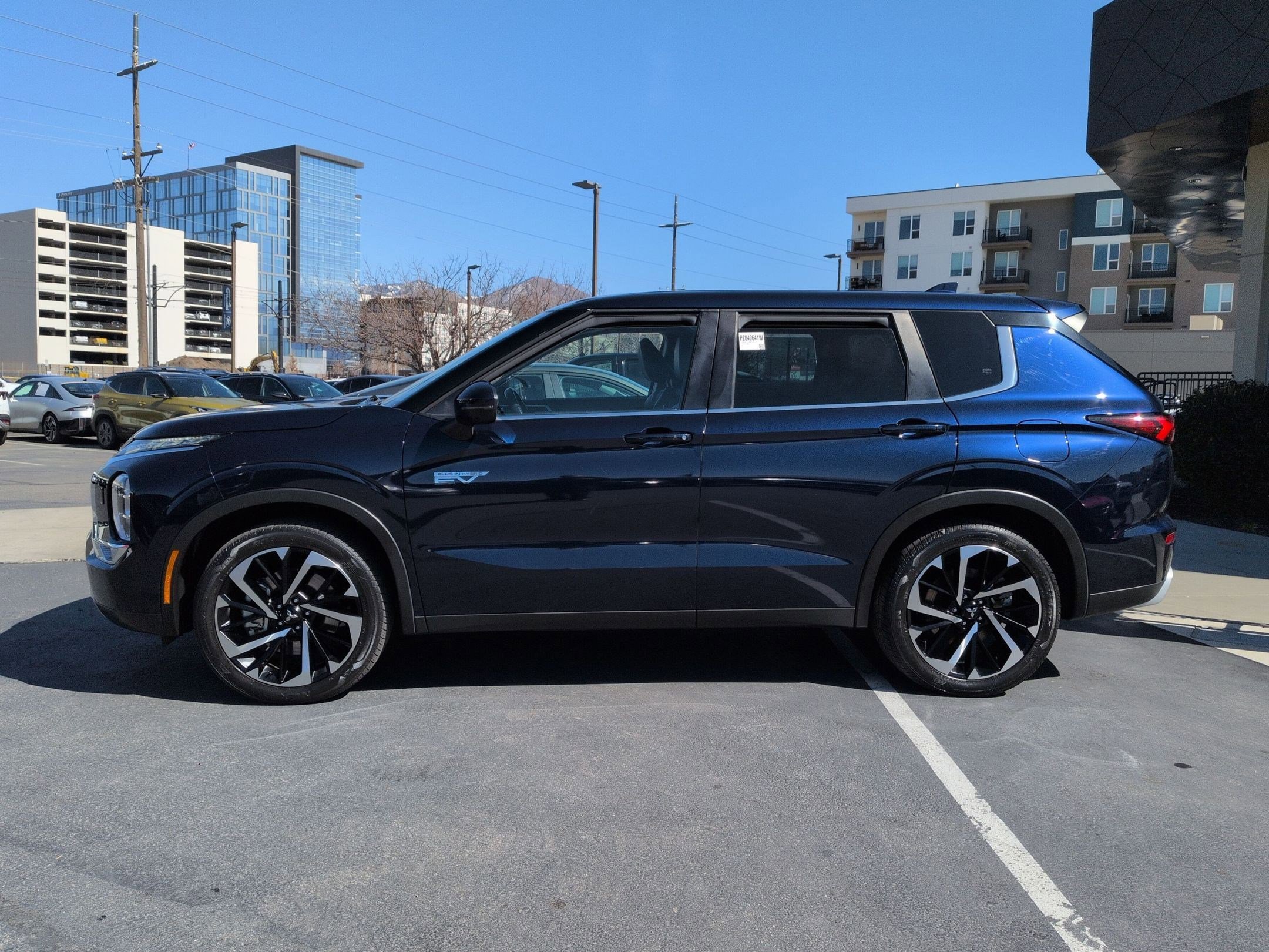 Used 2023 Mitsubishi Outlander SE image 9