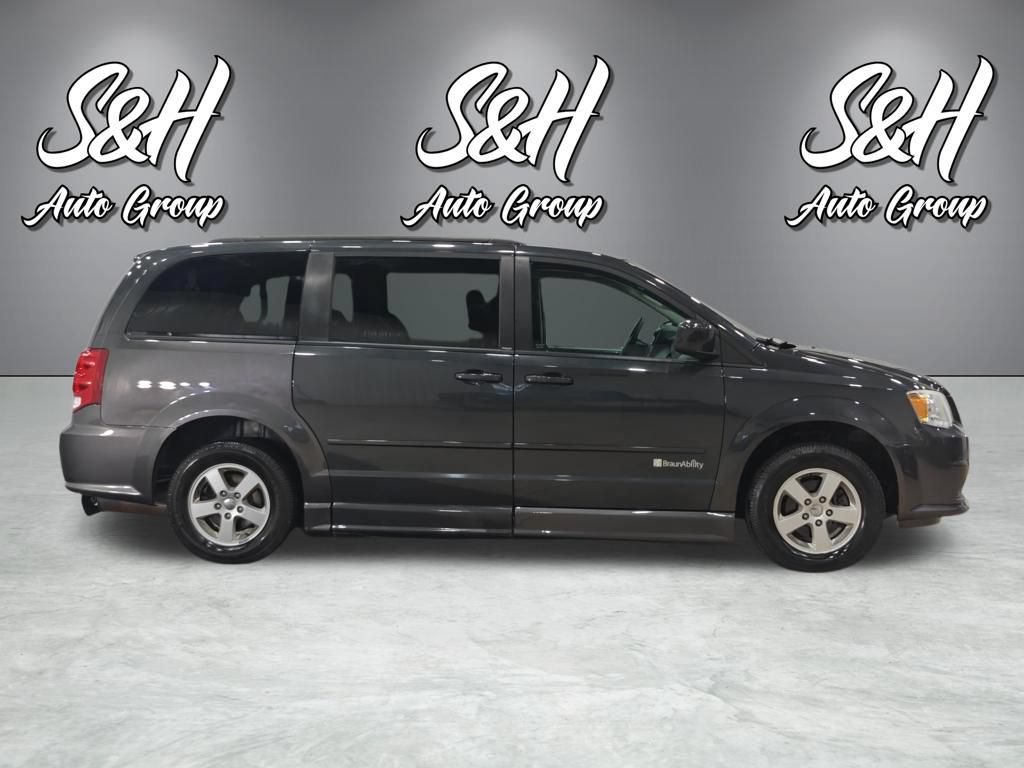 Used 2012 Dodge Grand Caravan SXT FWD image 19