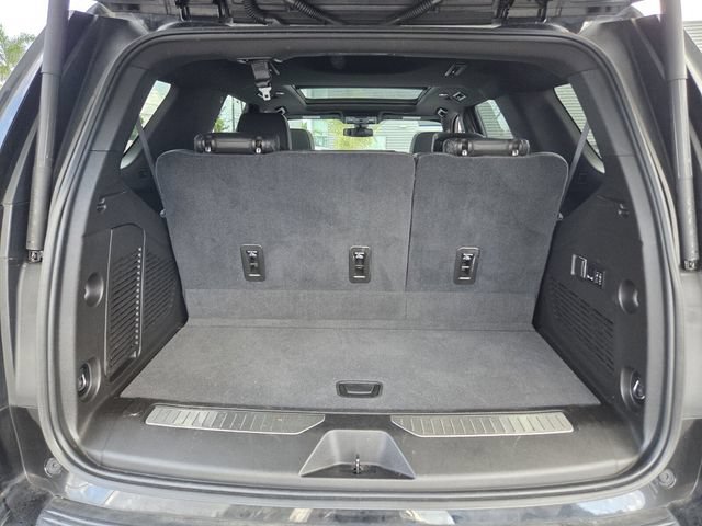 Used 2021 Chevrolet Tahoe RST w/ Luxury Package RWD image 18