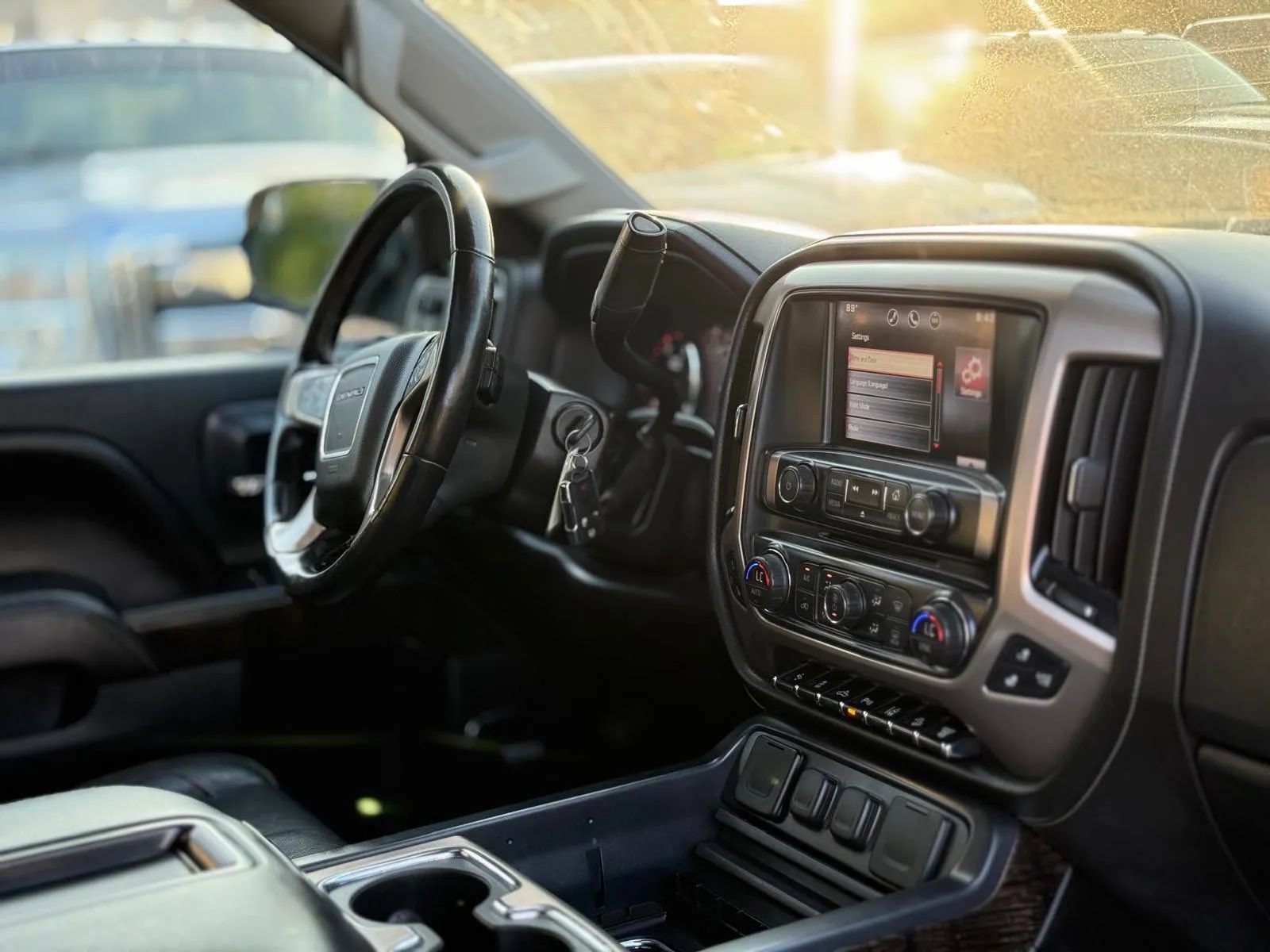 Used 2015 GMC Sierra 2500 Denali w/ Duramax Plus Package AWD/4WD image 25