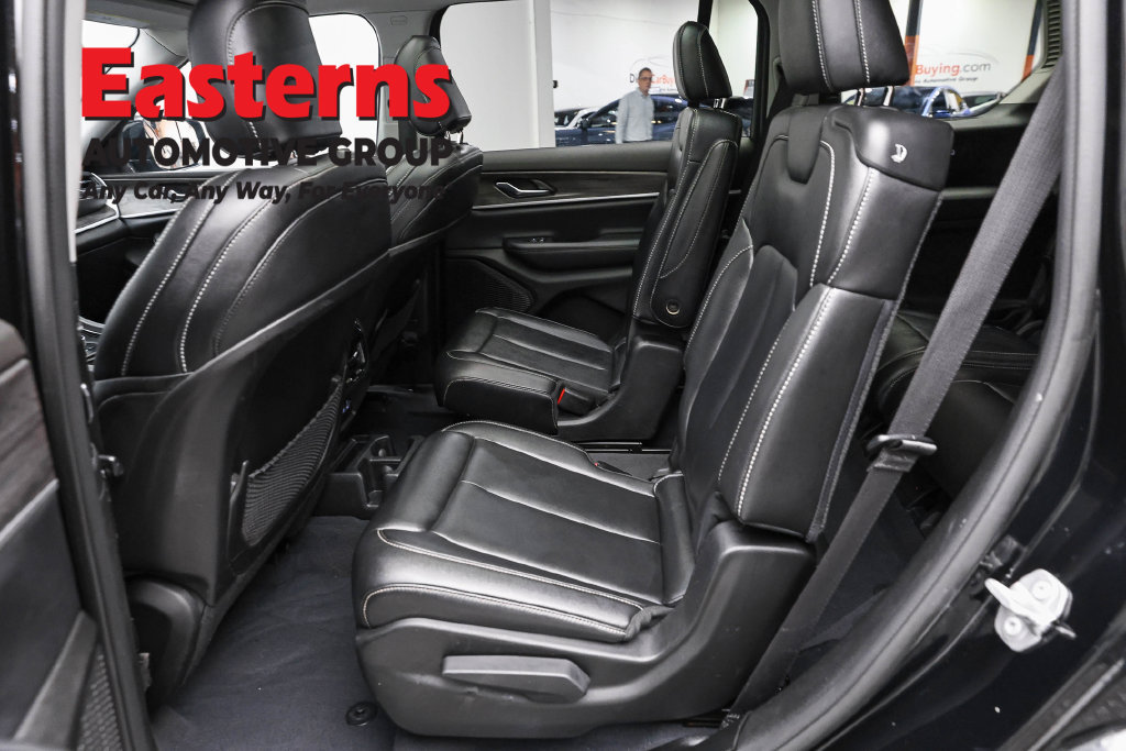 Used 2023 Jeep Grand Cherokee L Limited AWD/4WD image 25