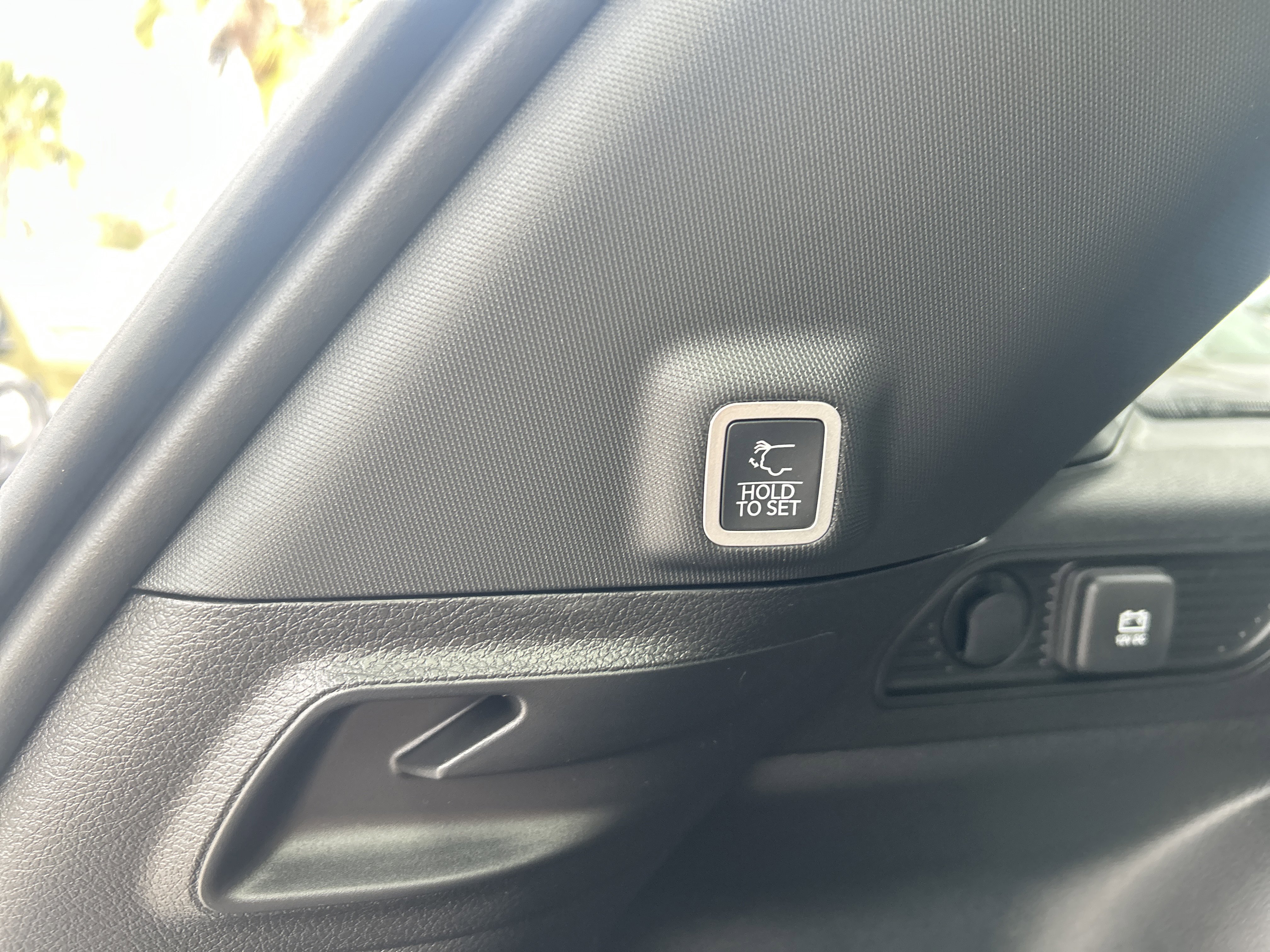 New 2025 Jeep Grand Cherokee Altitude image 8