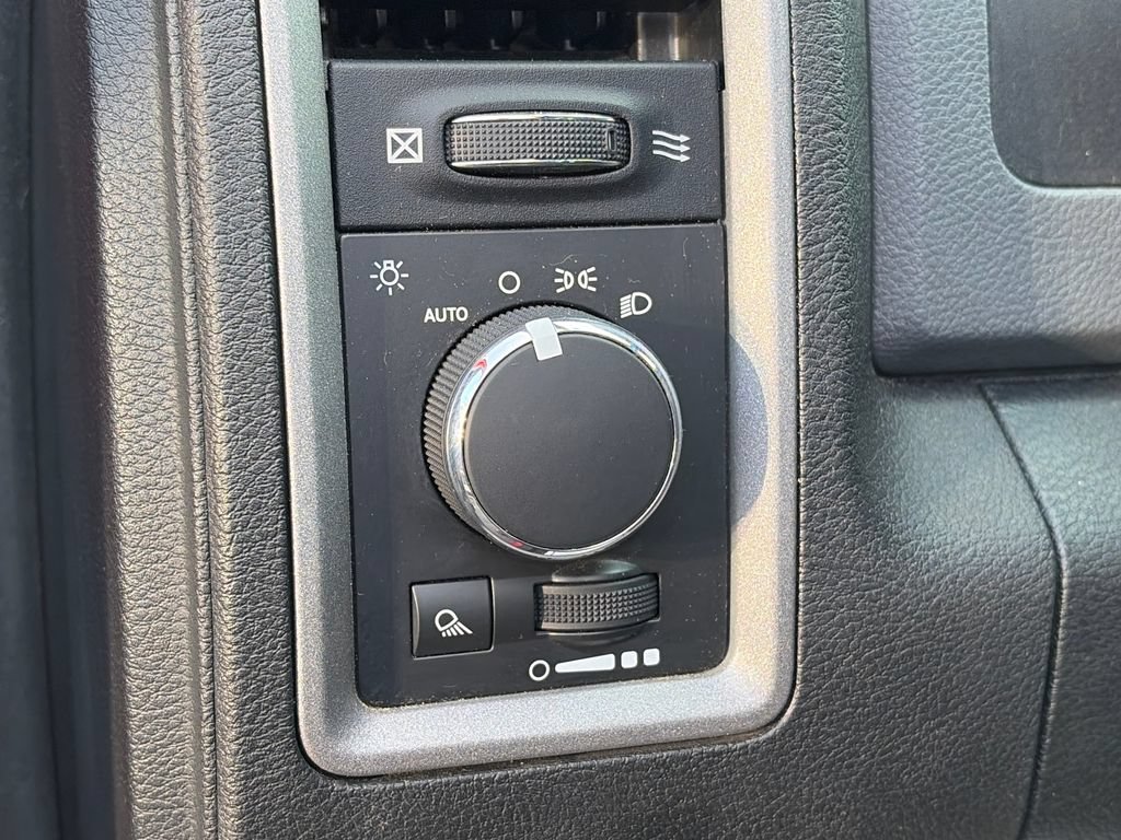 Used 2015 RAM 1500 ST w/ SXT Appearance Group RWD image 14
