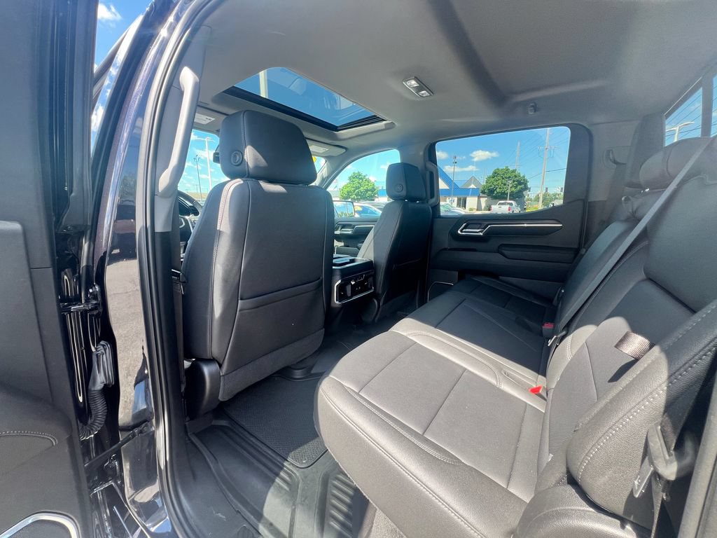 Used 2022 GMC Sierra 1500 SLT w/ SLT Premium Plus Package AWD/4WD image 42