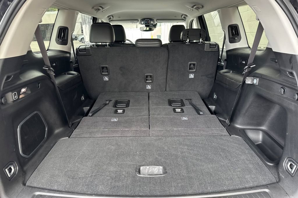 Used 2023 Jeep Grand Cherokee L Limited RWD image 19