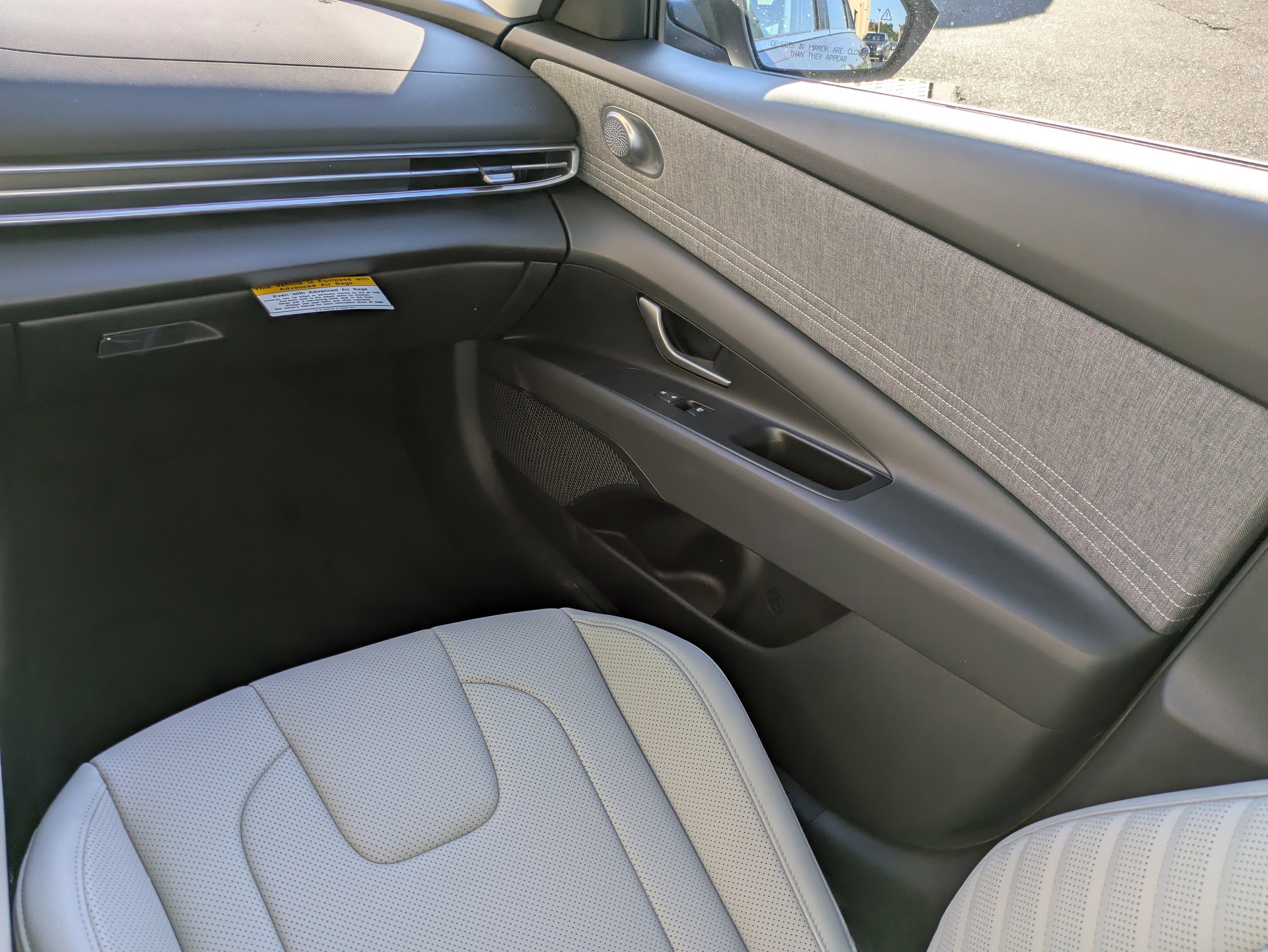 New 2026 Hyundai Elantra Limited image 21