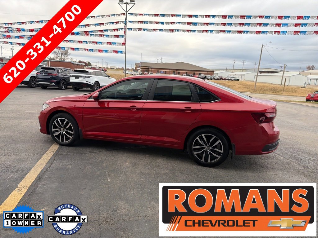 Used 2025 Volkswagen Jetta SE image 6