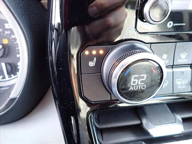 Used 2021 Toyota Highlander XLE image 25