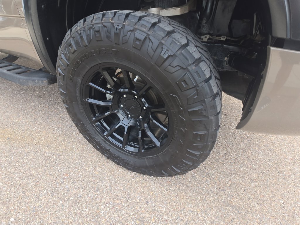 Used 2022 Nissan Titan PRO-4X w/ Pro-4x Convenience Package AWD/4WD image 48