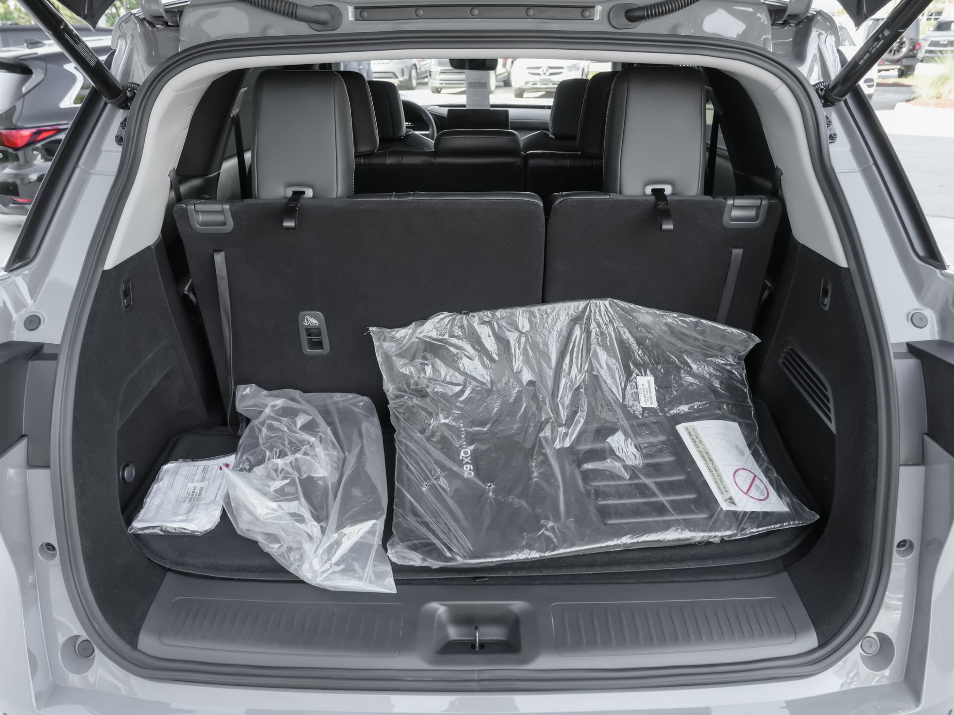 Certified 2026 INFINITI QX60 Luxe w/ Cargo Package FWD image 41