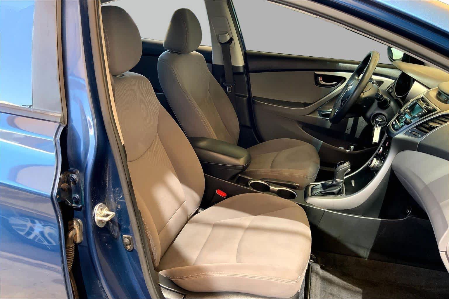 Used 2014 Hyundai Elantra SE FWD image 8