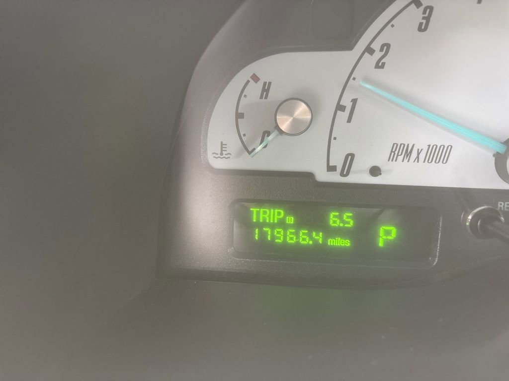 Used 2002 Ford Thunderbird RWD image 18