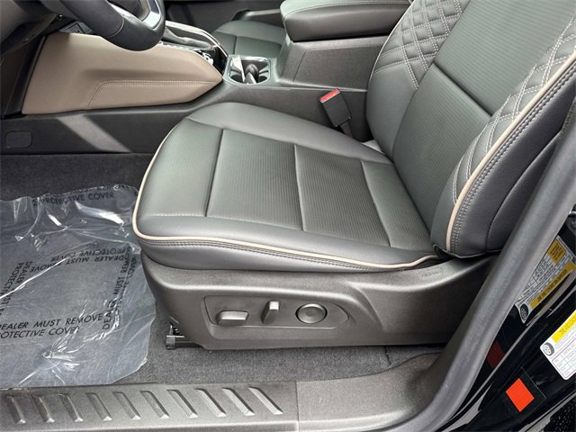 Used 2025 GMC Canyon Denali image 10