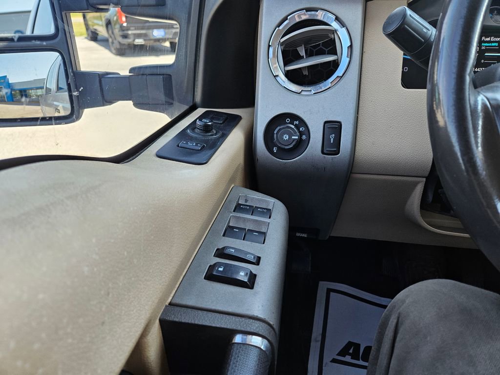 Used 2013 Ford F250 Lariat w/ Lariat Interior Pkg AWD/4WD image 13