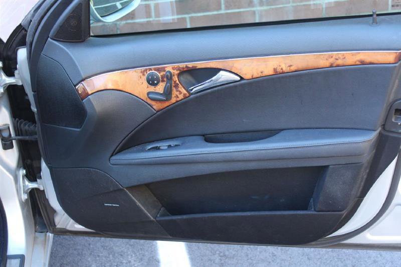 Used 2008 Mercedes-Benz E 350 Sedan image 22