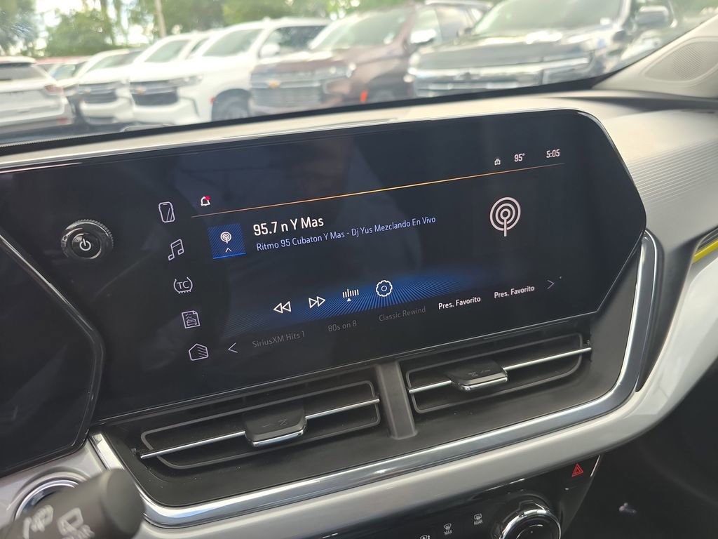 Used 2024 Chevrolet Trax LT image 23