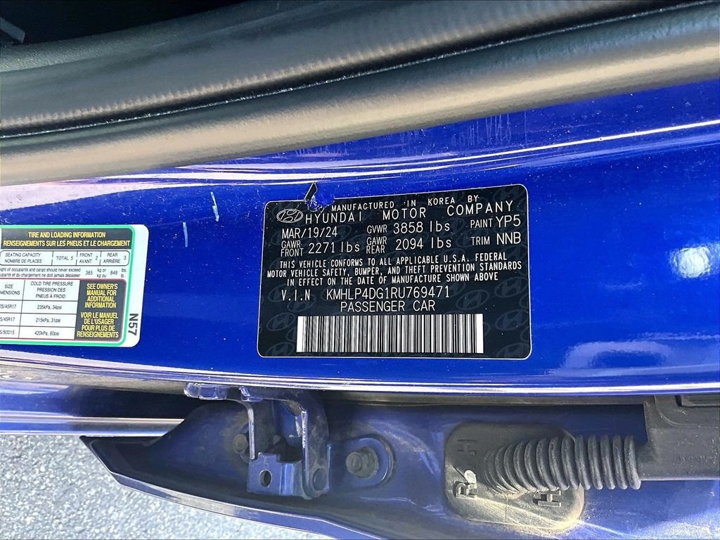 Used 2024 Hyundai Elantra Limited FWD image 35