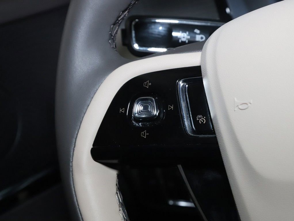 Certified 2024 Lincoln Corsair AWD image 21