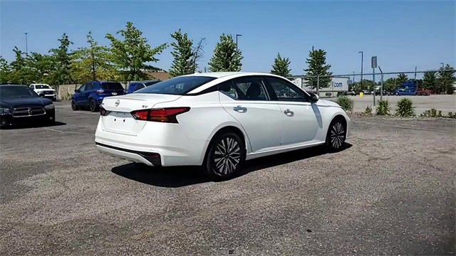 Used 2023 Nissan Altima 2.5 SV image 2
