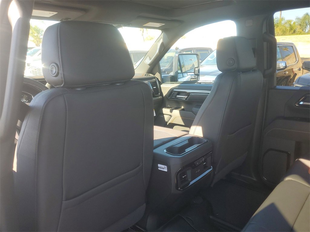 New 2026 GMC Sierra 2500 AT4 w/ AT4 Premium Plus Package image 9