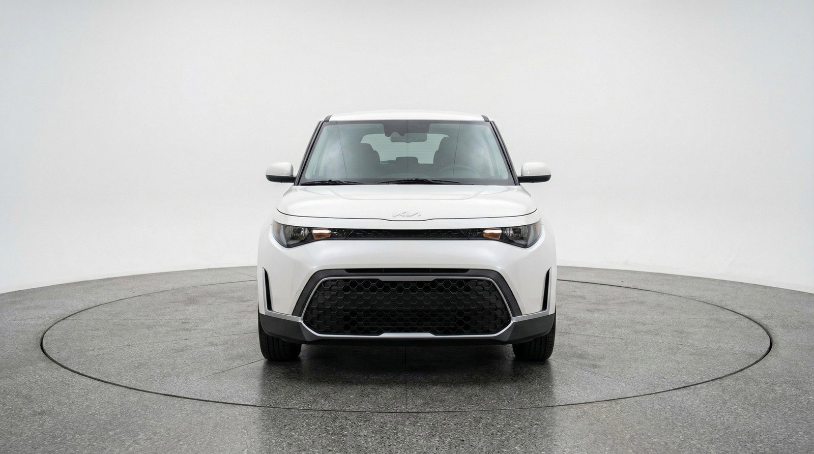 Used 2025 Kia Soul LX w/ LX Technology Package FWD image 2