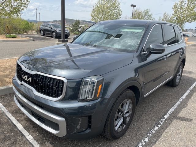 Used 2023 Kia Telluride LX FWD image 3