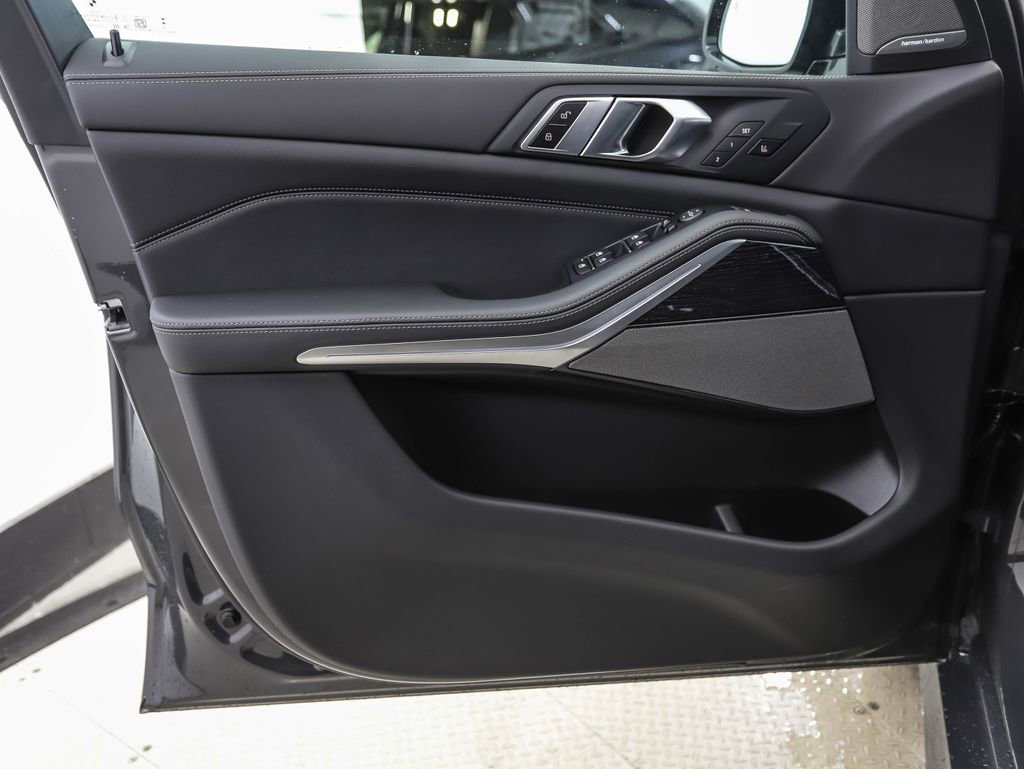 New 2026 BMW X5 xDrive40i w/ M Sport Package image 9