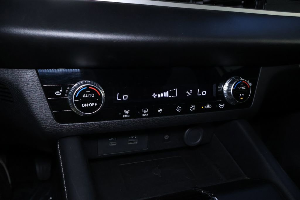 Used 2024 Mitsubishi Outlander SE Black Edition image 31