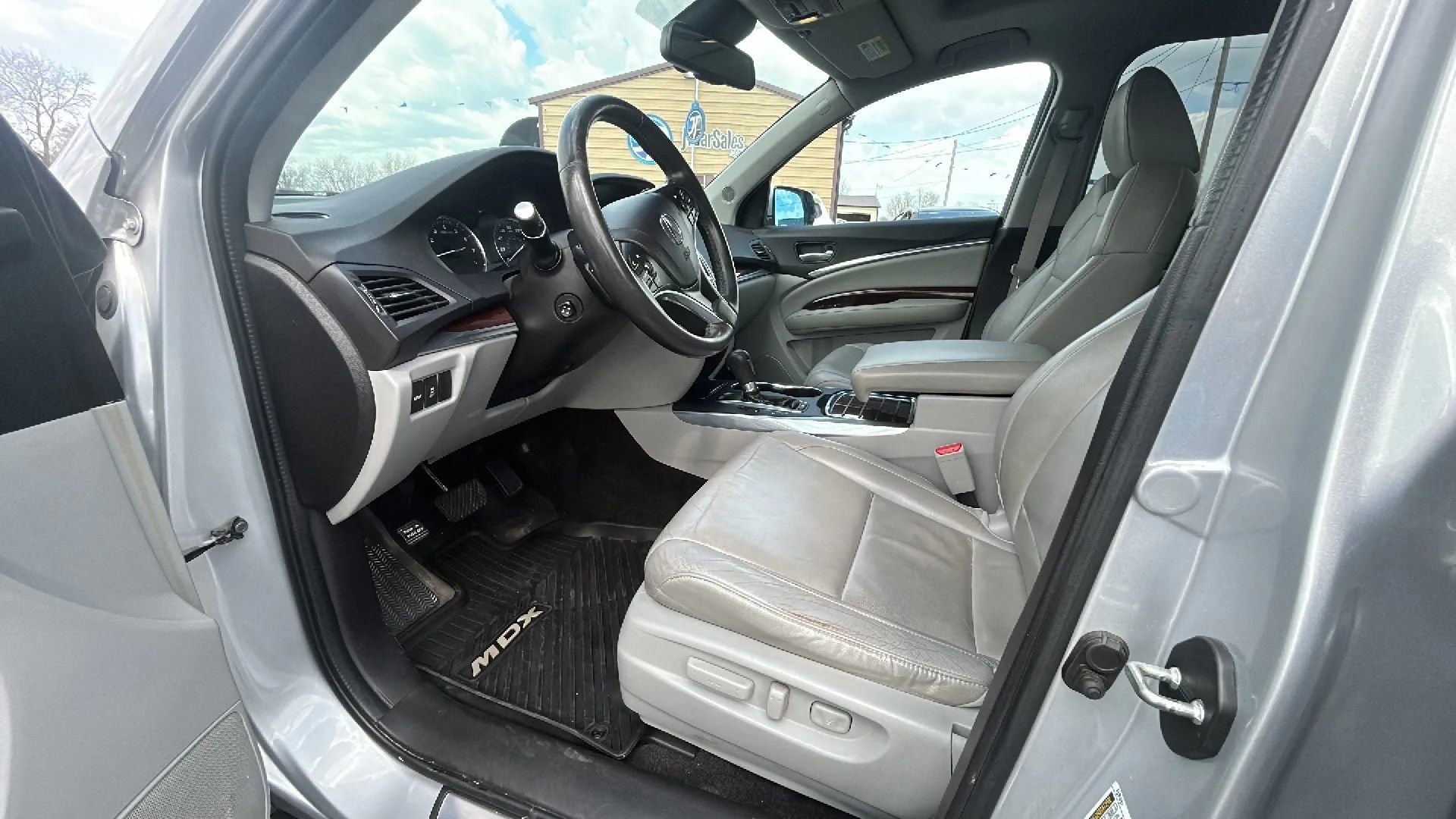 Used 2015 Acura MDX SH-AWD w/ Technology Package image 2