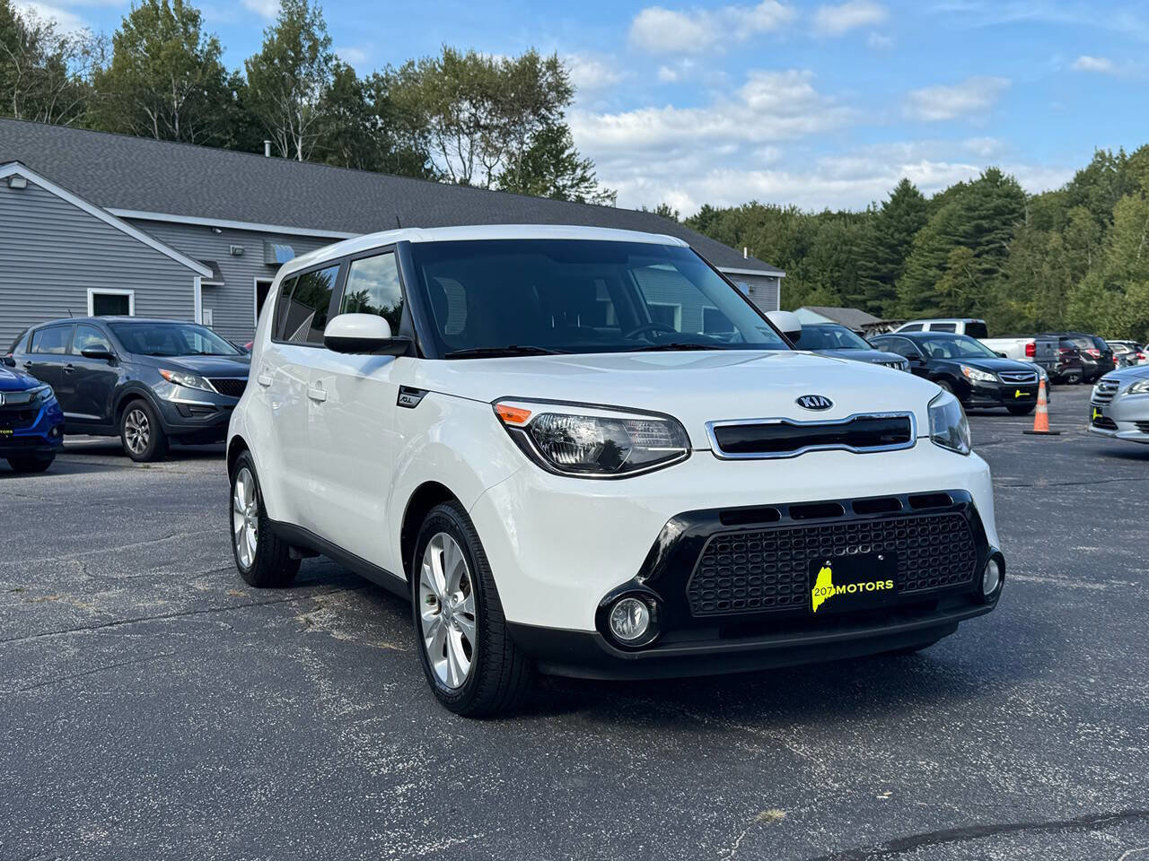 Used 2016 Kia Soul + image 2