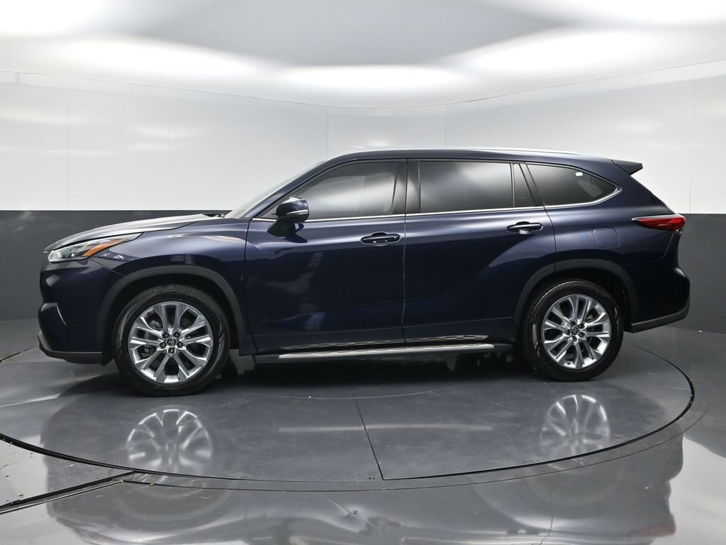 Used 2022 Toyota Highlander Limited image 3