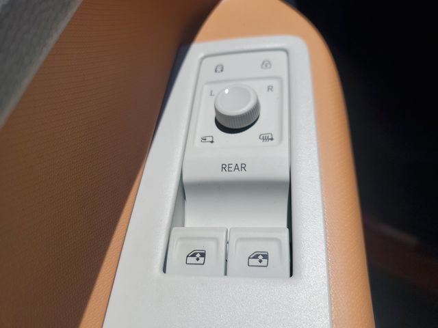 New 2025 Volkswagen ID. Buzz Pro S Plus image 32