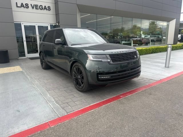 Used 2025 Land Rover Range Rover Long Wheelbase SE AWD/4WD image 3