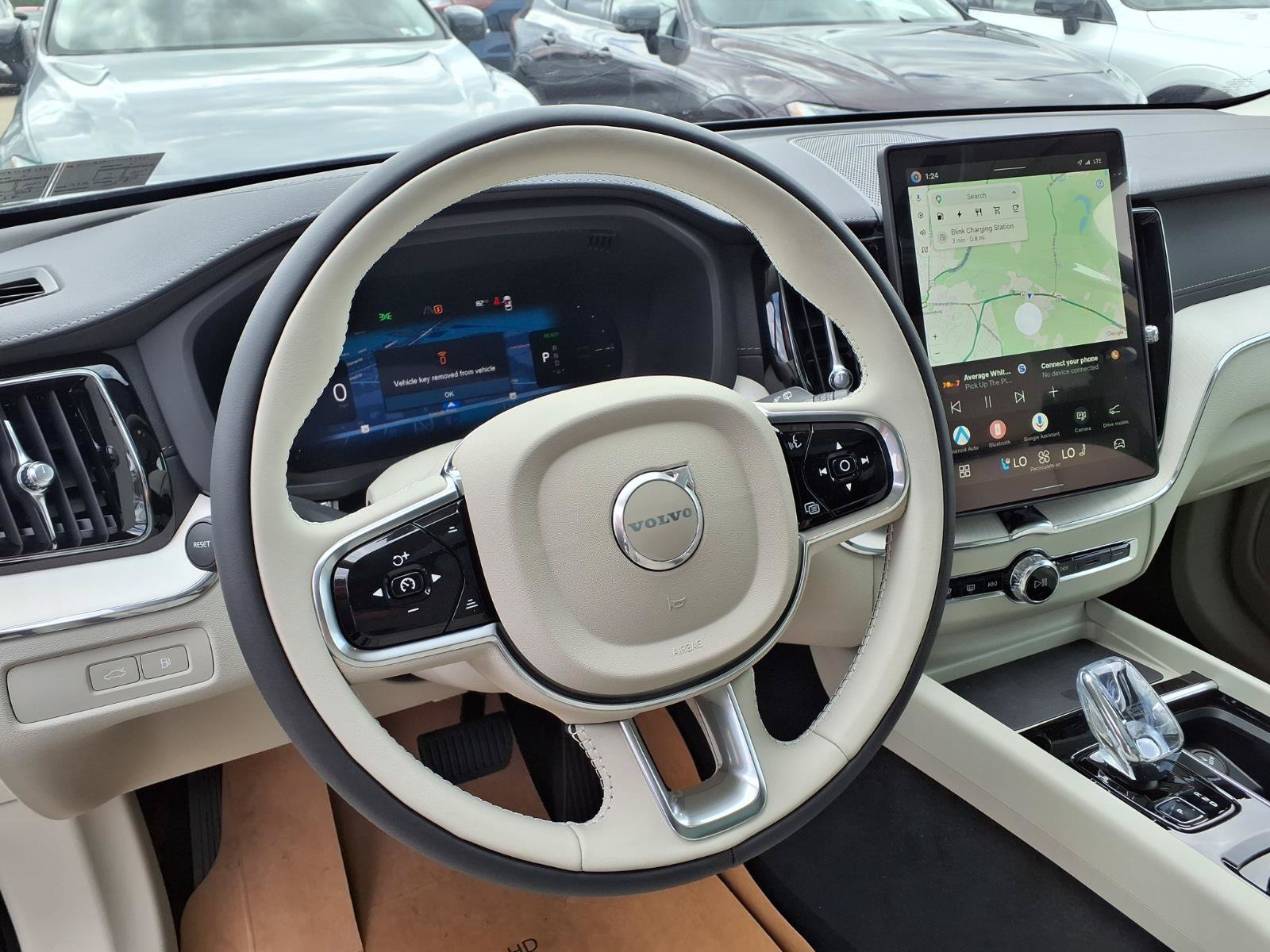 New 2026 Volvo XC60 T8 Ultra w/ Protection Package Premier AWD/4WD image 5