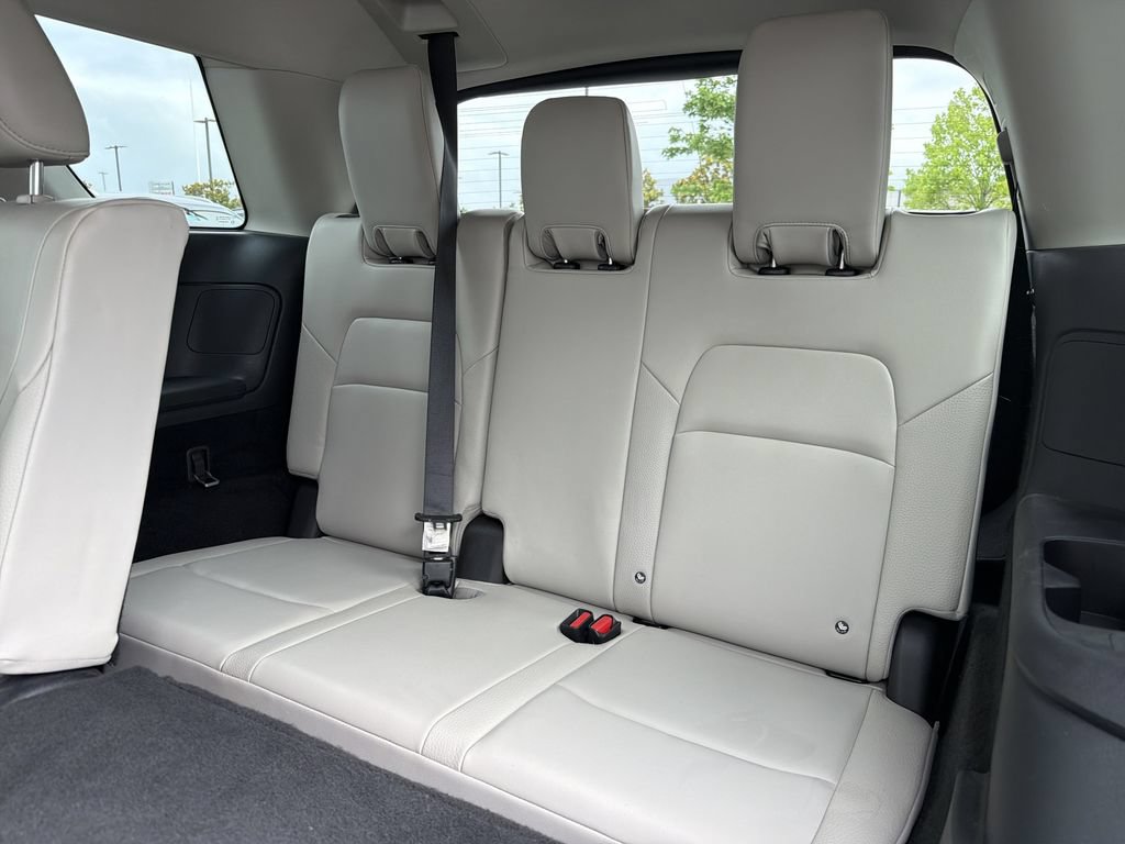 Used 2022 Nissan Pathfinder SL AWD/4WD image 14