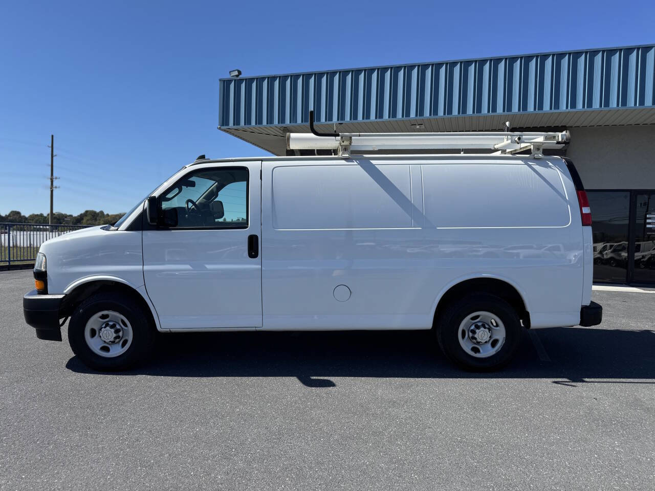 Used 2019 Chevrolet Express 2500 2500 3dr Cargo Van w/ Driver Convenience Package image 36