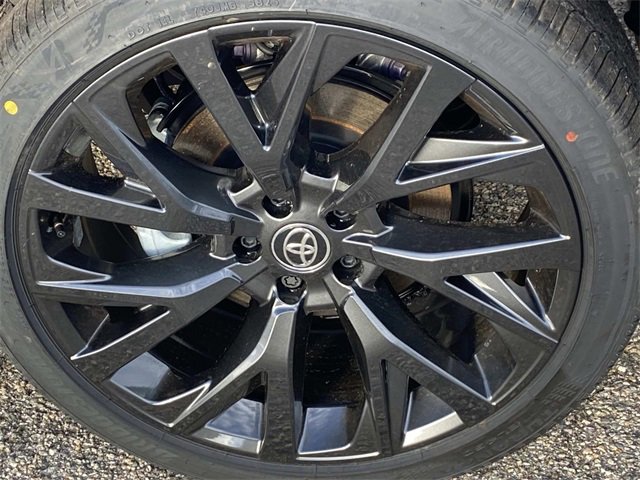 New 2025 Toyota Crown Signia image 6