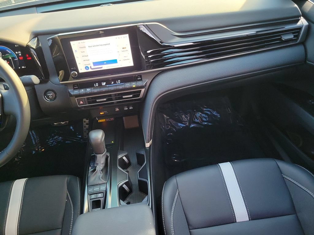 Used 2025 Toyota Camry SE w/ Convenience Package FWD image 19