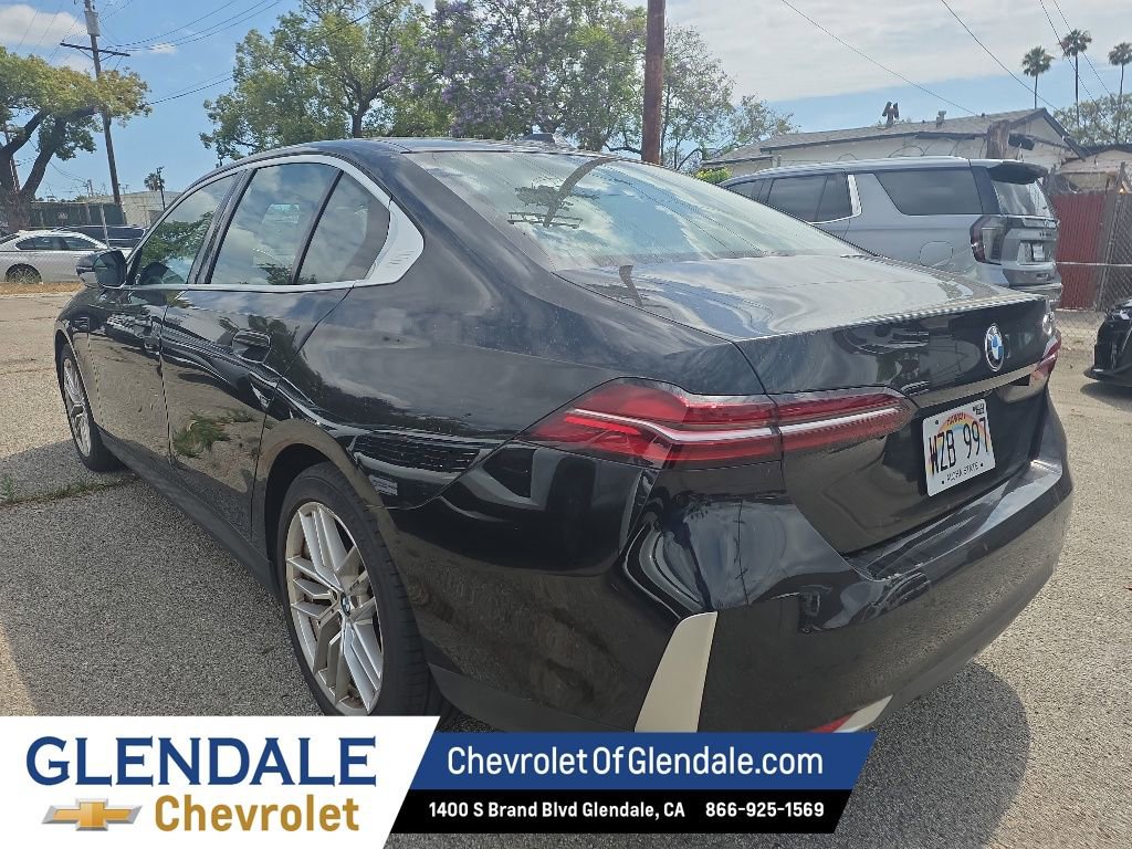 Used 2024 BMW 530i RWD image 3