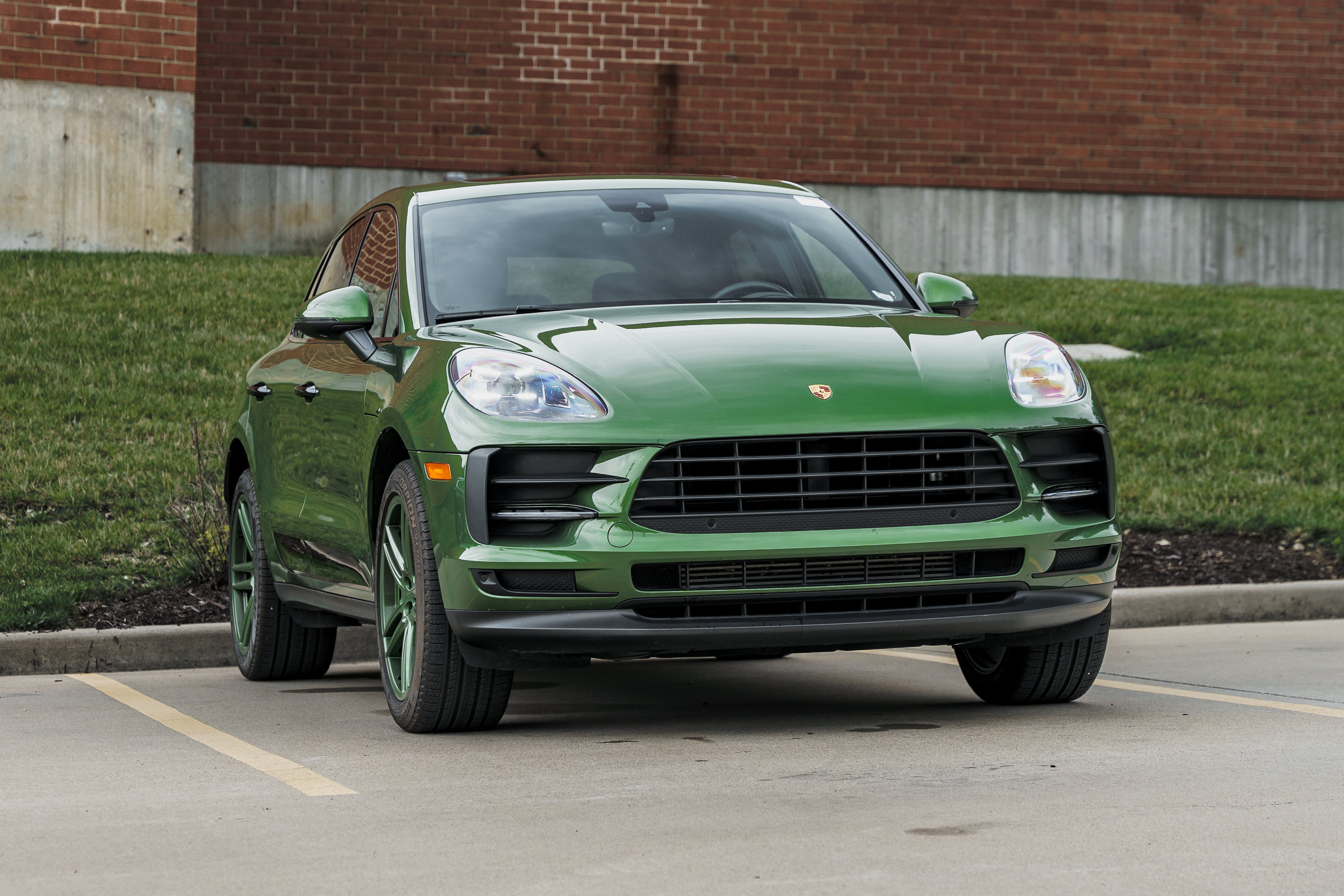 Used 2019 Porsche Macan AWD/4WD image 1