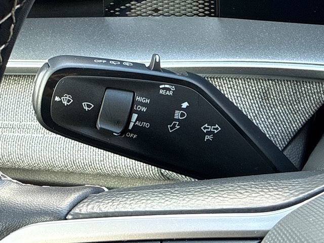 Used 2025 Volkswagen Tiguan S image 37