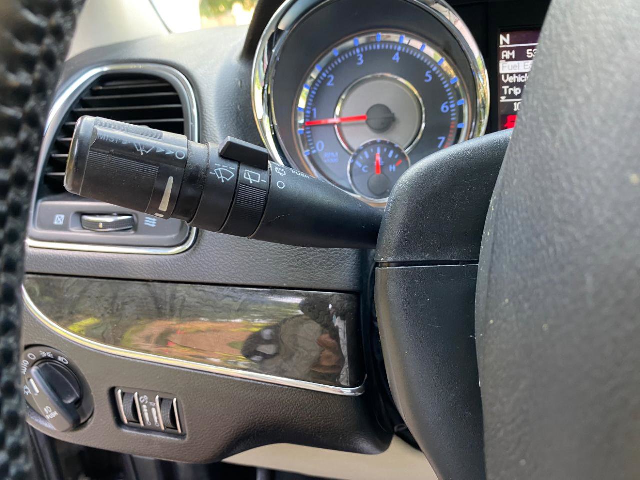 Used 2016 Chrysler Town & Country Touring FWD image 65