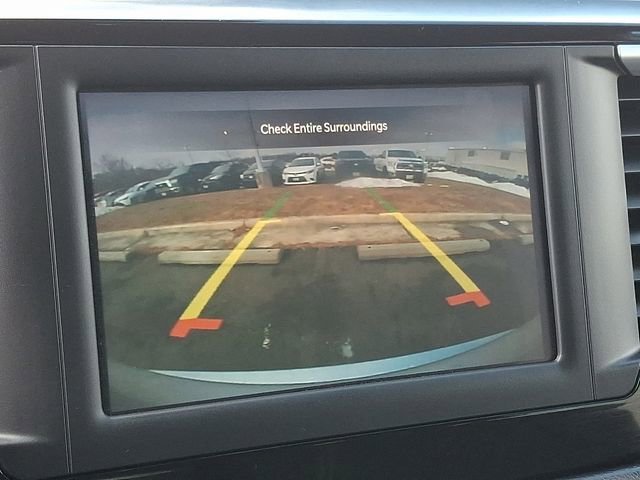 Used 2023 Chrysler Voyager LX image 18